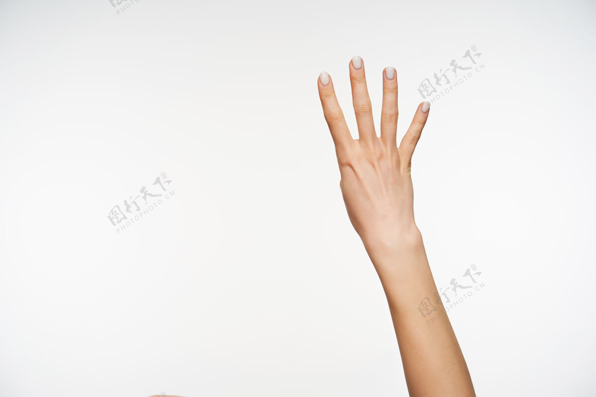 标志特写显示四个手指 同时摆出孤立的姿势美丽图片站
