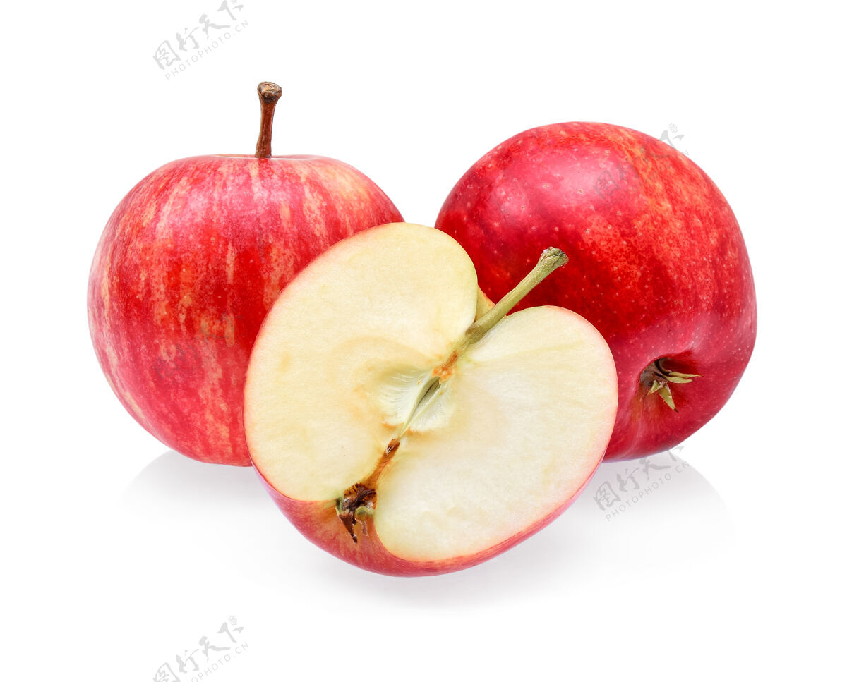 有机红苹果隔离在白色背景上多汁小吃吃
