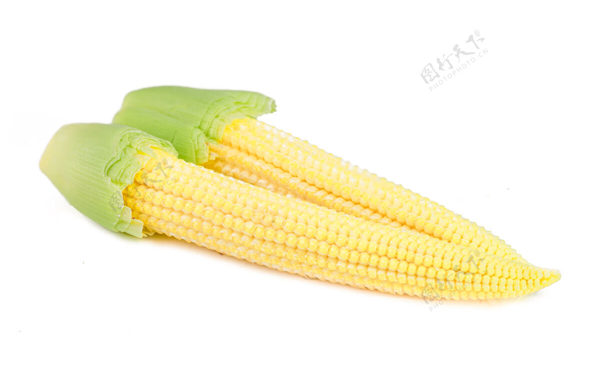作物婴儿甜玉米隔离在白色背景上沙拉自然蔬菜