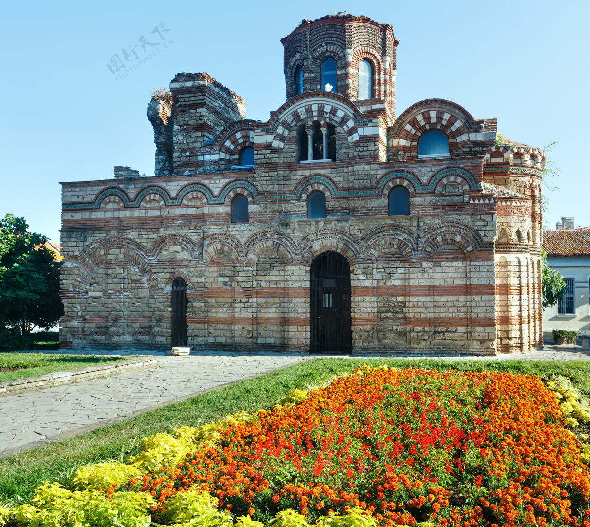花坛保加利亚奈斯巴尔基督潘托克拉特教堂中世纪城镇风景