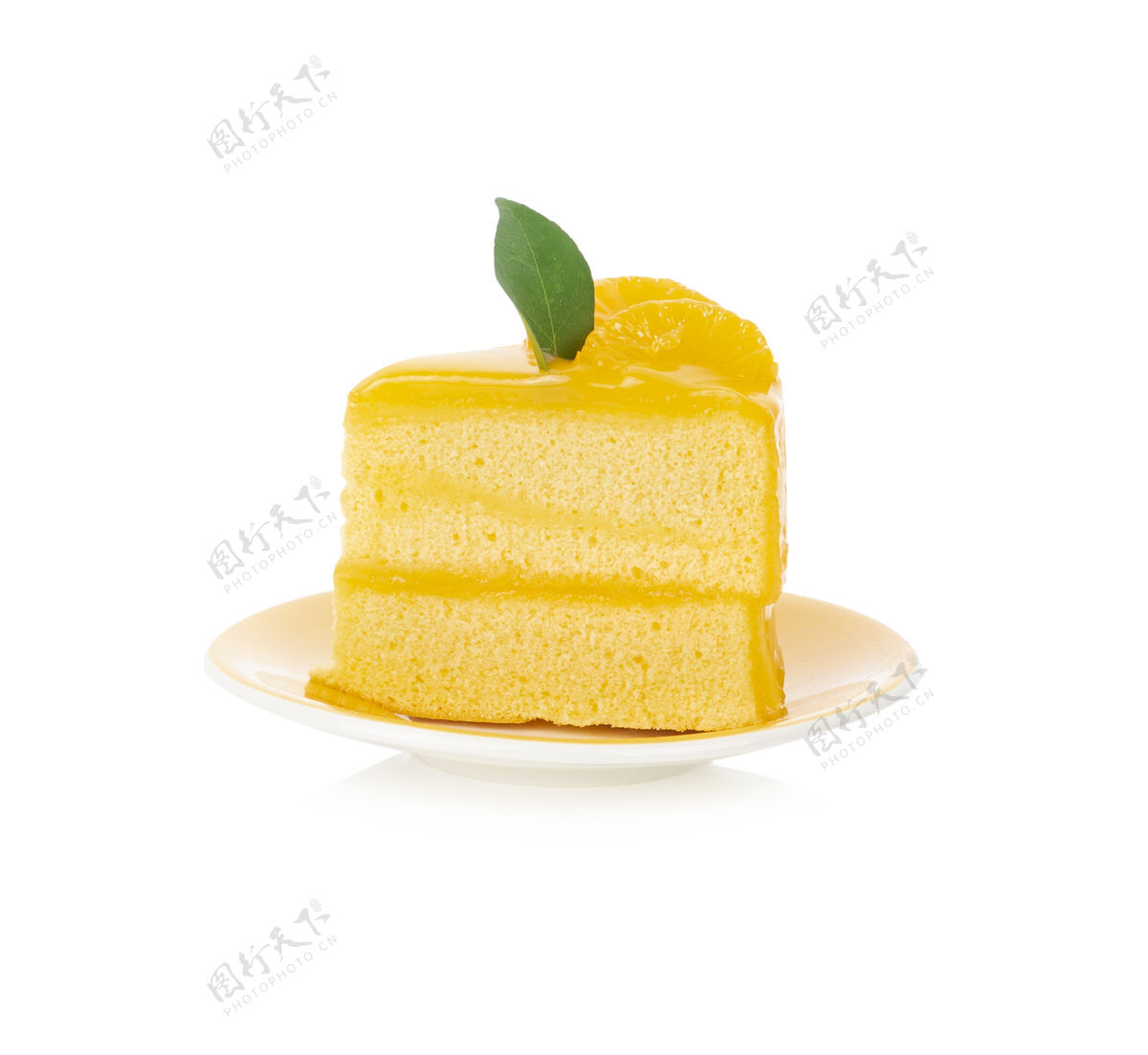 面包房橘子蛋糕被隔离在白色的表面上美味美食蛋糕