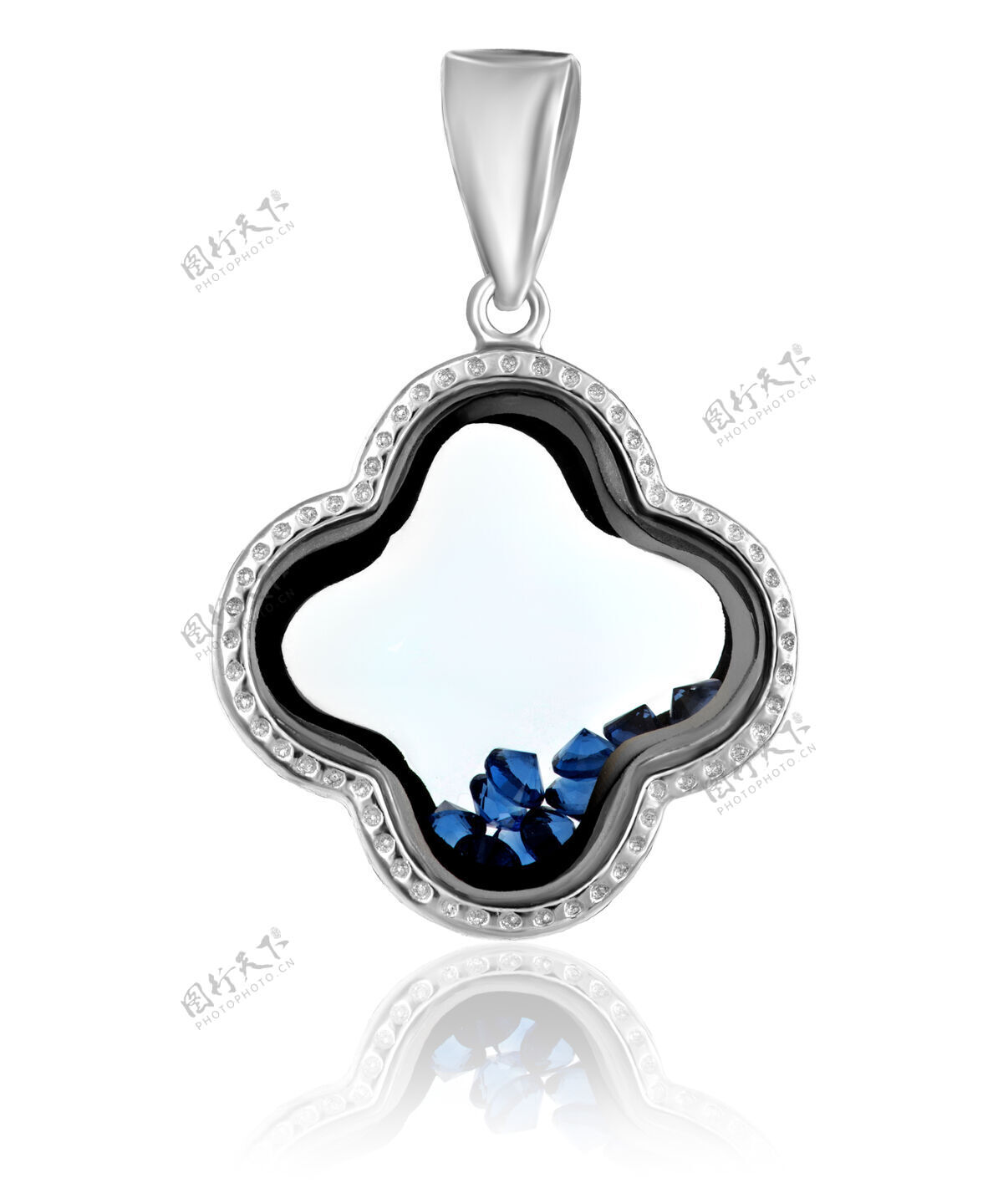 女性白色背景上镶有宝石的时尚银色吊坠钻石礼品光泽