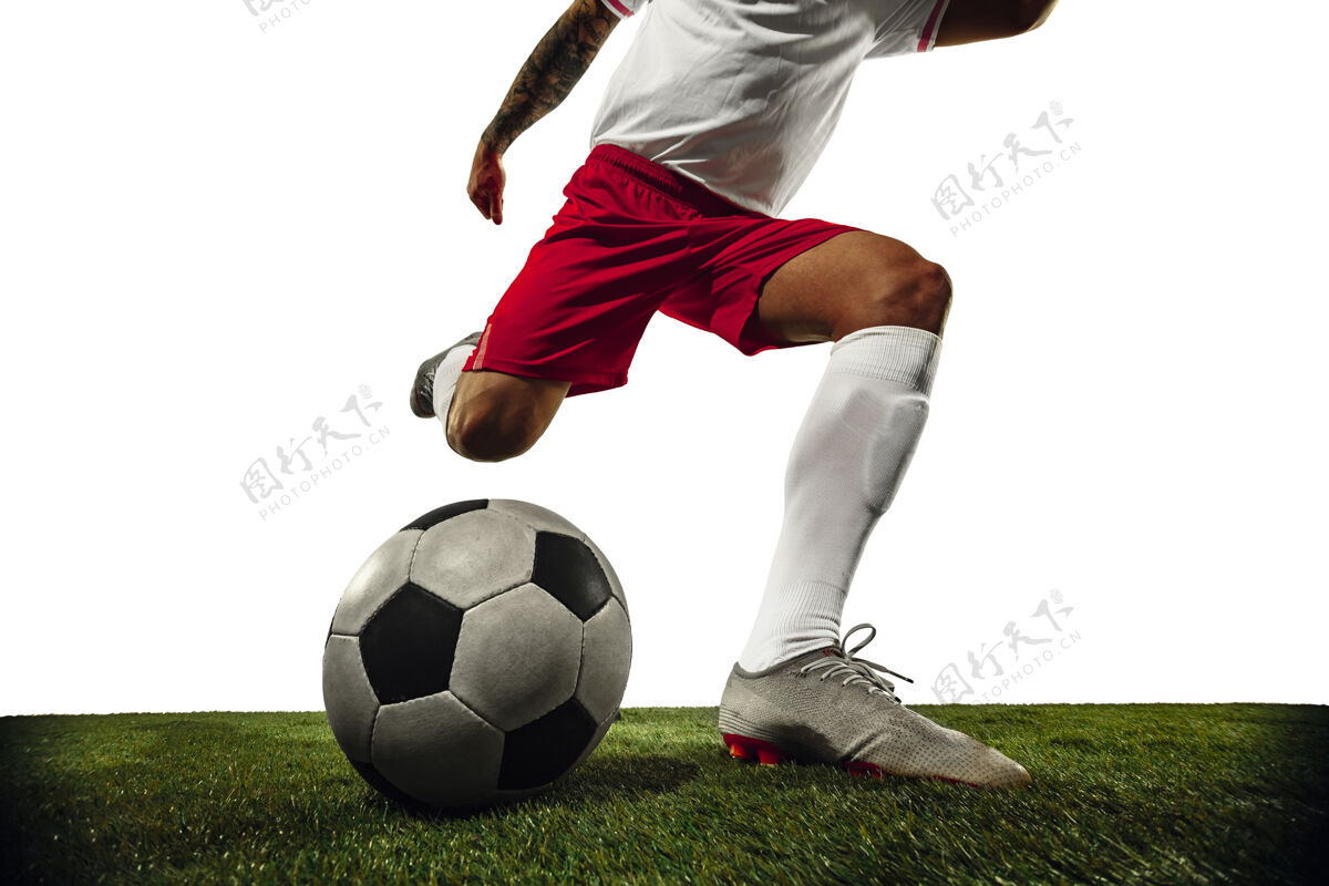 人白色背景上的足球或足球运动员动作活动概念球足球运动