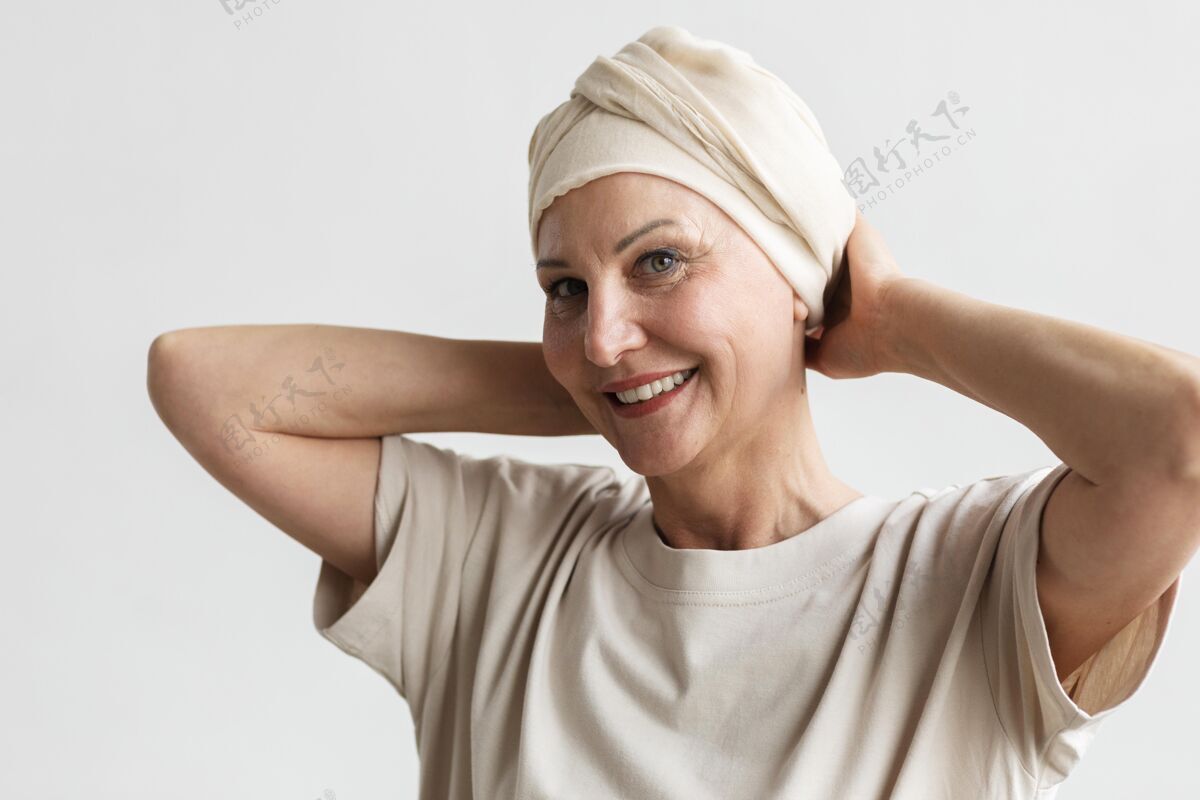 癌症皮肤癌中年妇女画像医疗秃头护理