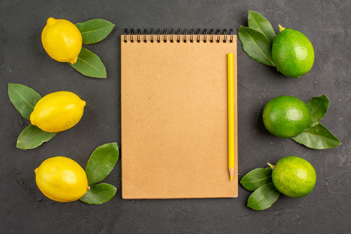 健康上桌新鲜酸柠檬 上桌酸橙水果 柑橘醇厚成熟顶级成熟笔记本
