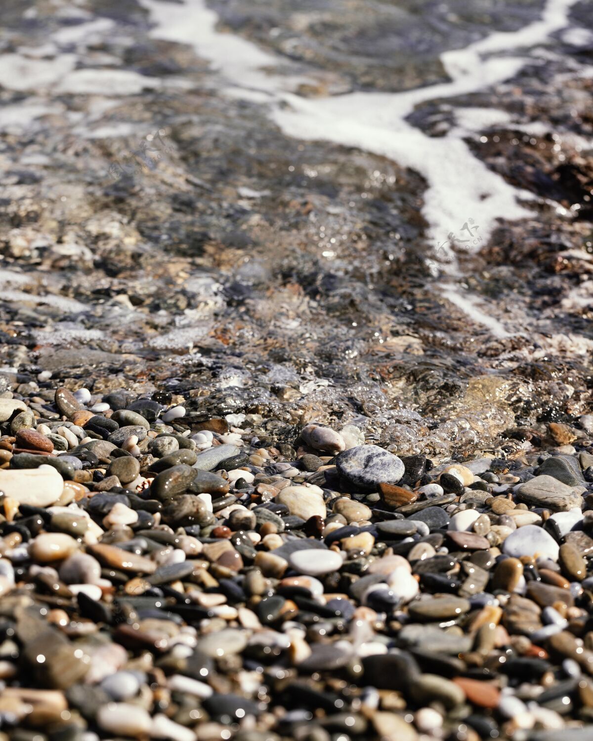 白天把石头放在沙滩上大气海洋资源