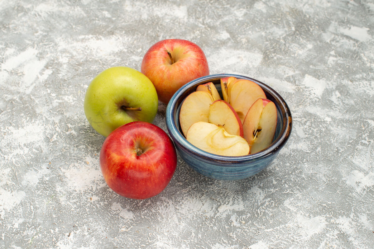 桃正面图白色背景上的新鲜苹果 成熟的新鲜水果生的饮食食物