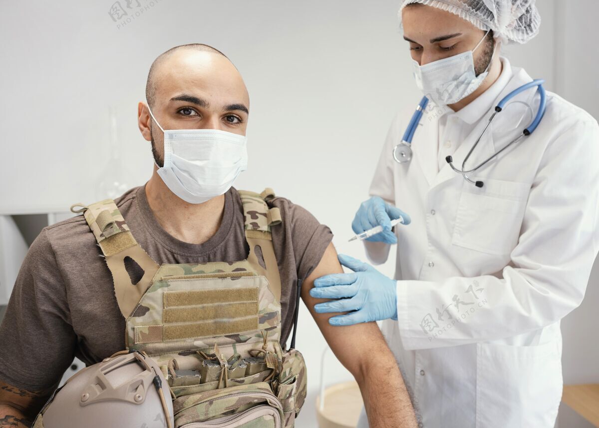 疾病军人正在接种疫苗保健护理预防