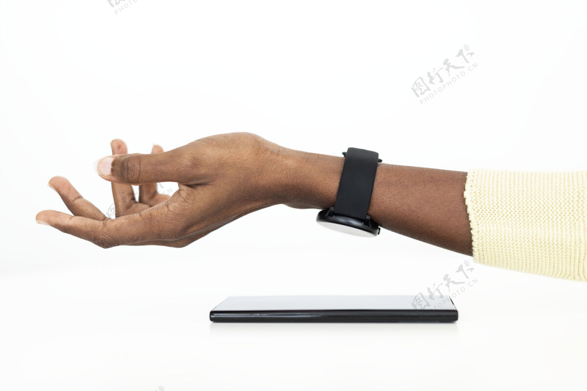 购买使用smartwatch技术进行非接触式支付支付数字设备智能手表