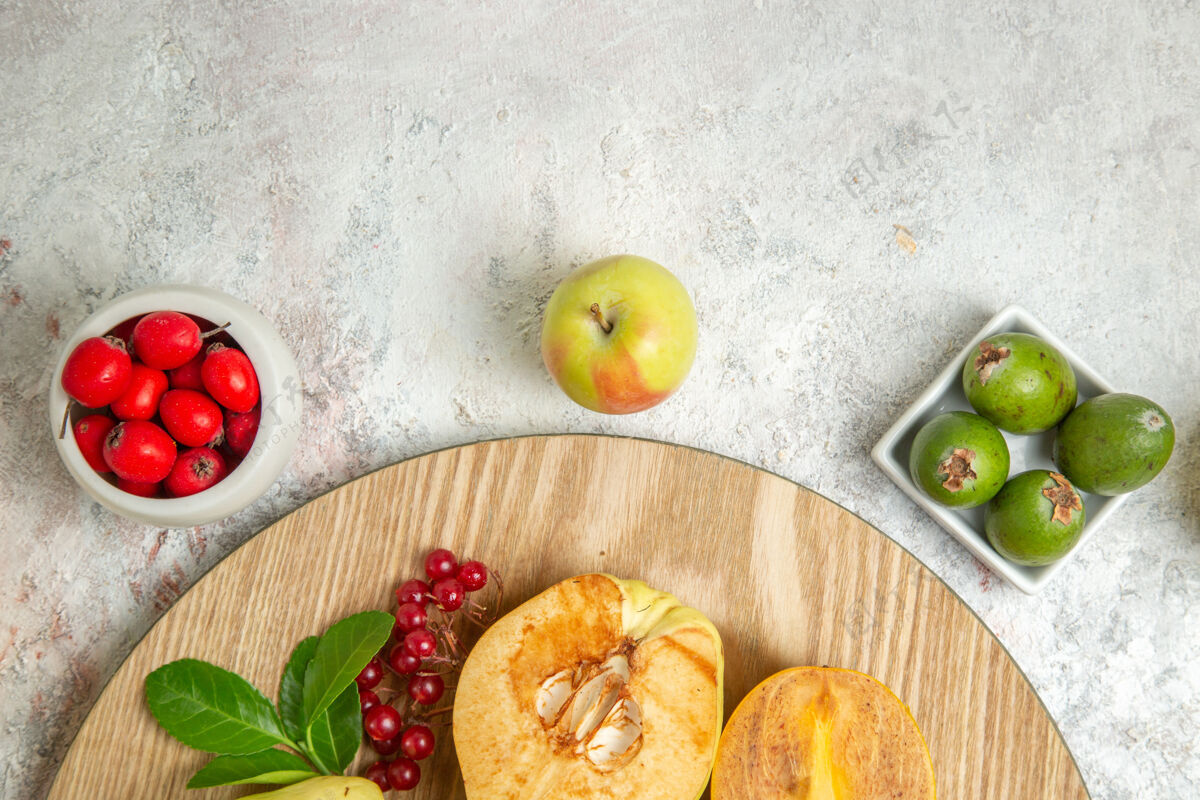 饮食顶视图水果组成不同的水果 放在白色桌上成熟新鲜的浆果水果餐厅新鲜健康