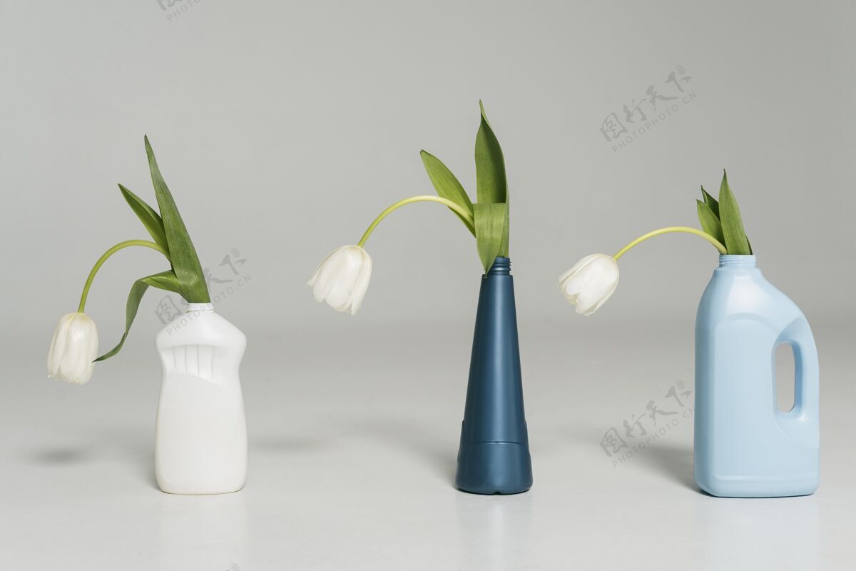 花卉可重复使用的带花的塑料瓶再利用环保零浪费