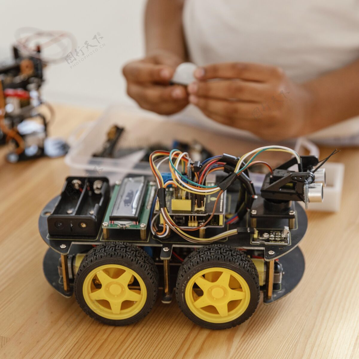 房子儿童制造机器人特写特写自制组件