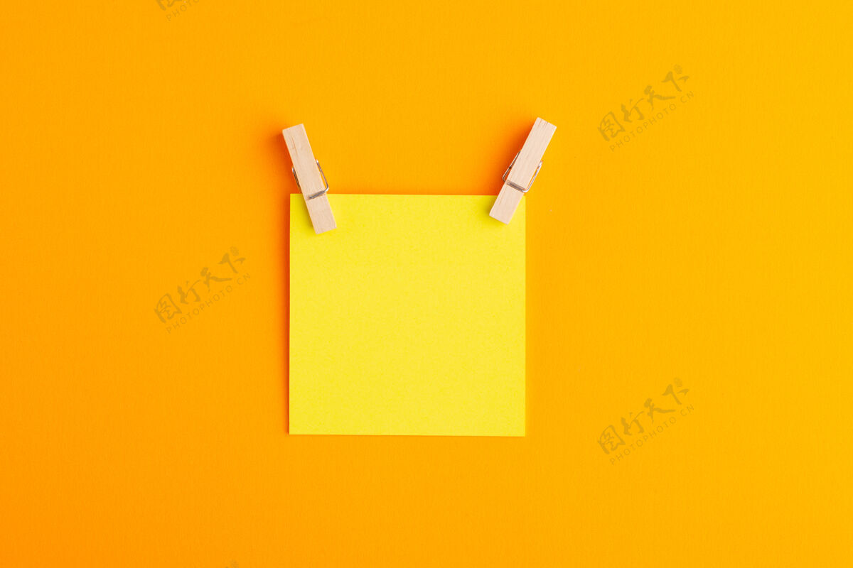 箭头顶视图黄色贴纸空橙色表面学校目录贴纸