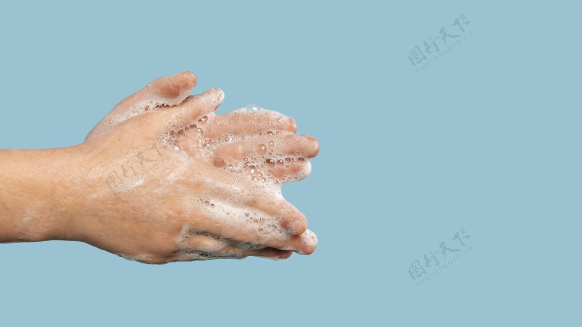 健康侧着身子的人用复印空间洗手预防卫生小心